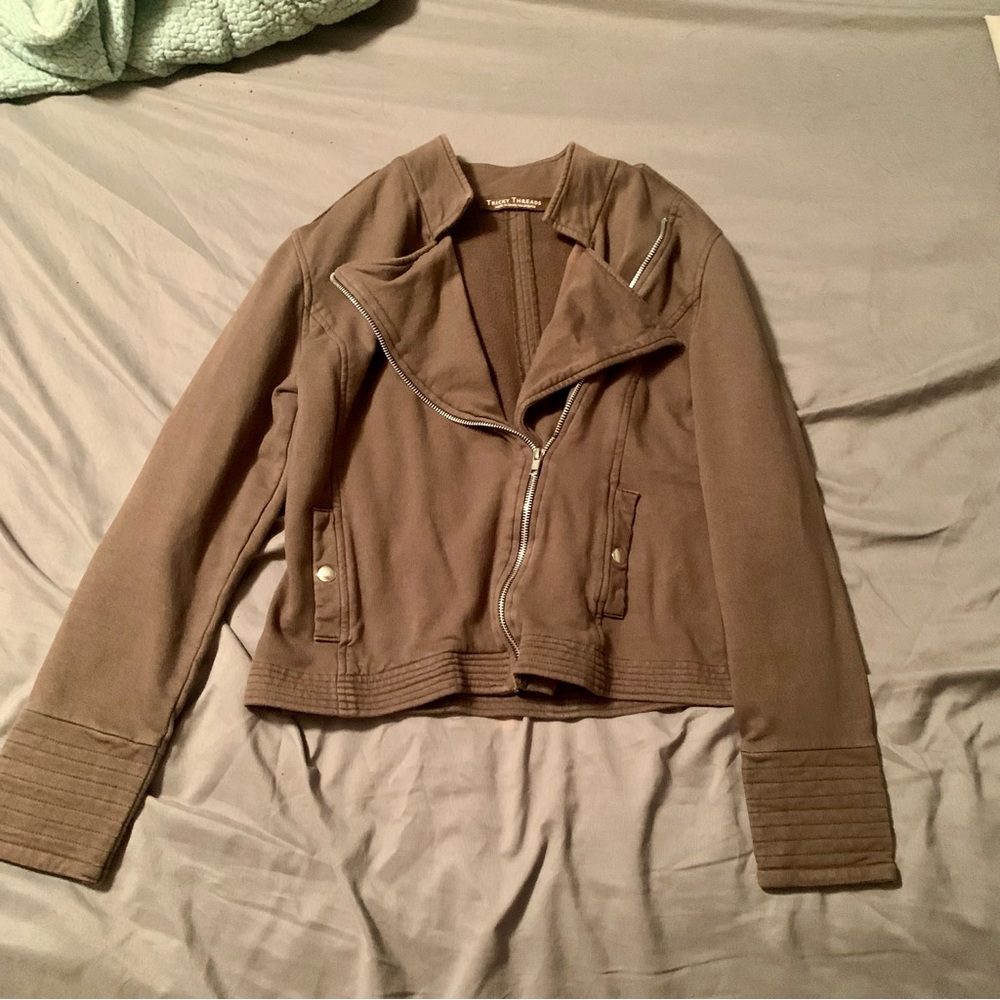 Pullover with pockets